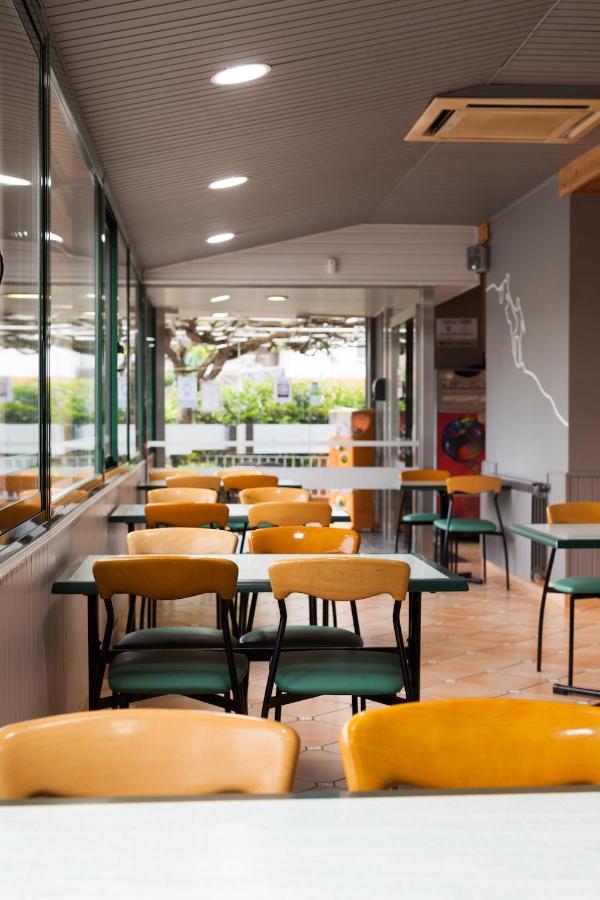 Cubells Hostal Restaurant Roma מראה חיצוני תמונה